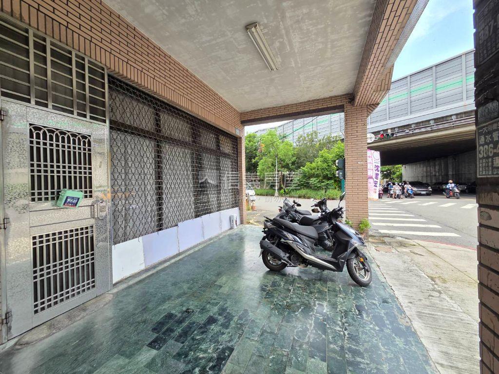 陽明商圈！皓東大地坪店透房屋室內格局與周邊環境