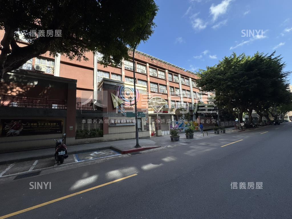 國泰中泰大面寬一樓庭院戶房屋室內格局與周邊環境