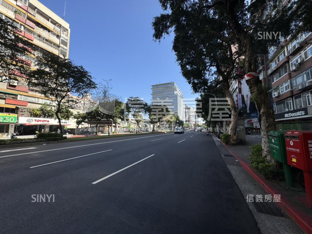 國泰中泰大面寬一樓庭院戶房屋室內格局與周邊環境