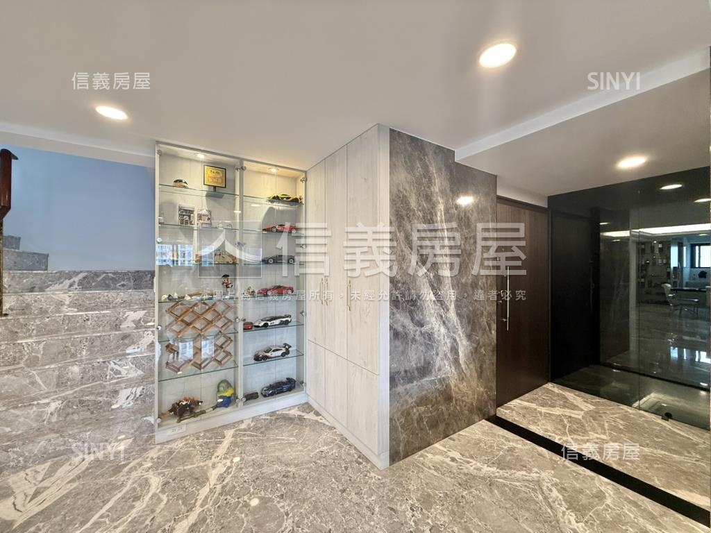 精美裝潢稀有樓中樓近漢神房屋室內格局與周邊環境