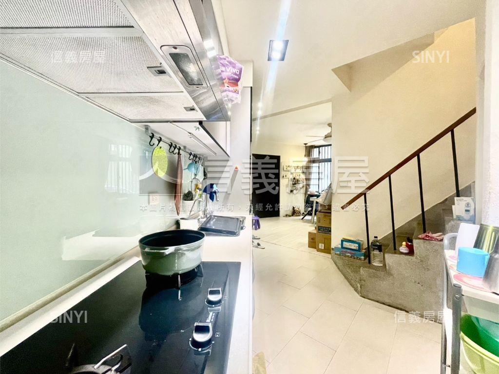 西大路美裝潢邊間透天房屋室內格局與周邊環境