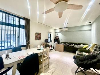 西大路美裝潢邊間透天