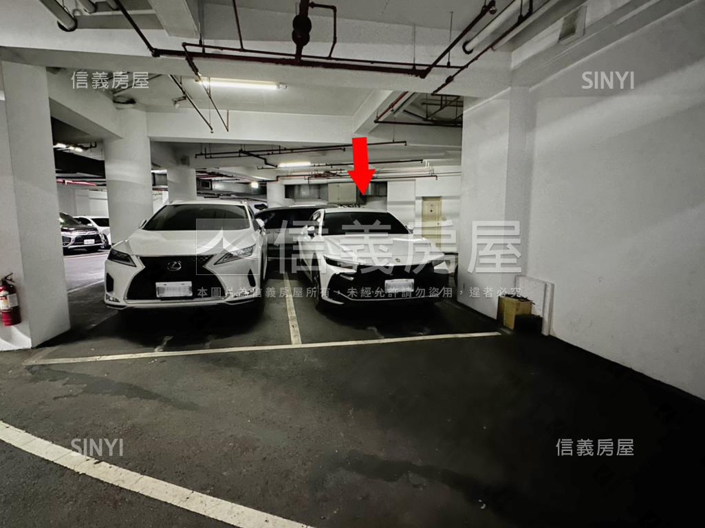河岸第一排三房坡平車位房屋室內格局與周邊環境