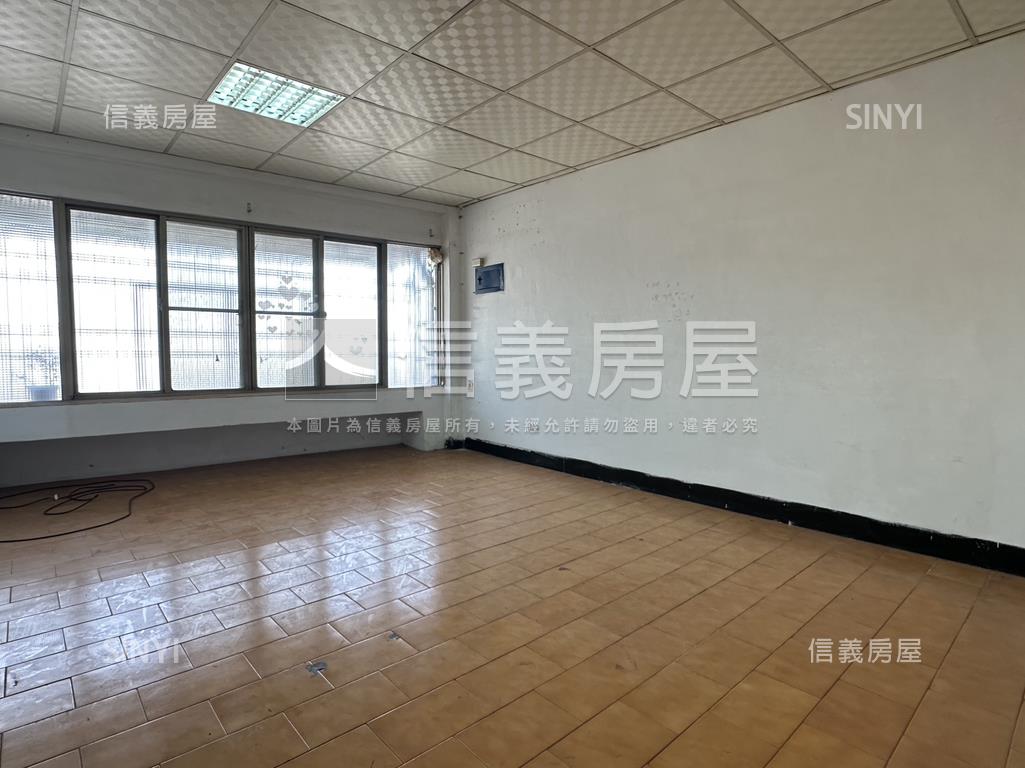 前路後巷車水馬龍黃金透店房屋室內格局與周邊環境