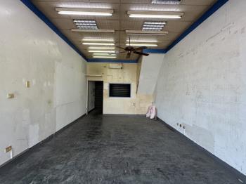 前路後巷車水馬龍黃金透店