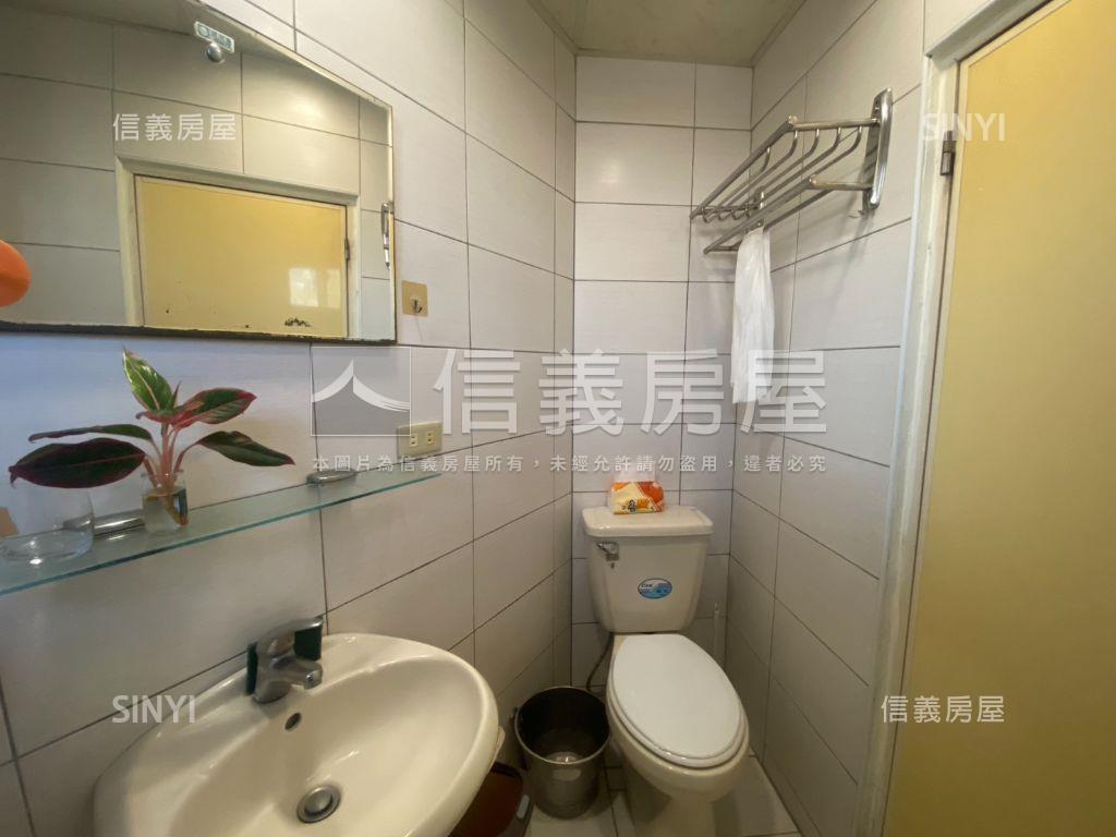 柳川近中華夜市低總價套房房屋室內格局與周邊環境