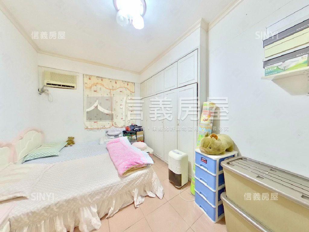 Ｙ３９大面寬三角窗店辦房屋室內格局與周邊環境