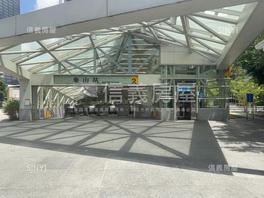 Ｙ３９大面寬三角窗店辦房屋室內格局與周邊環境