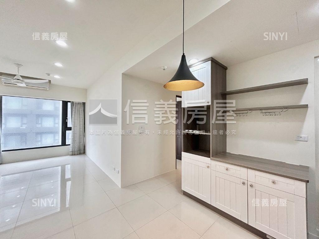 專任輕奢蘇活優美採光房屋室內格局與周邊環境