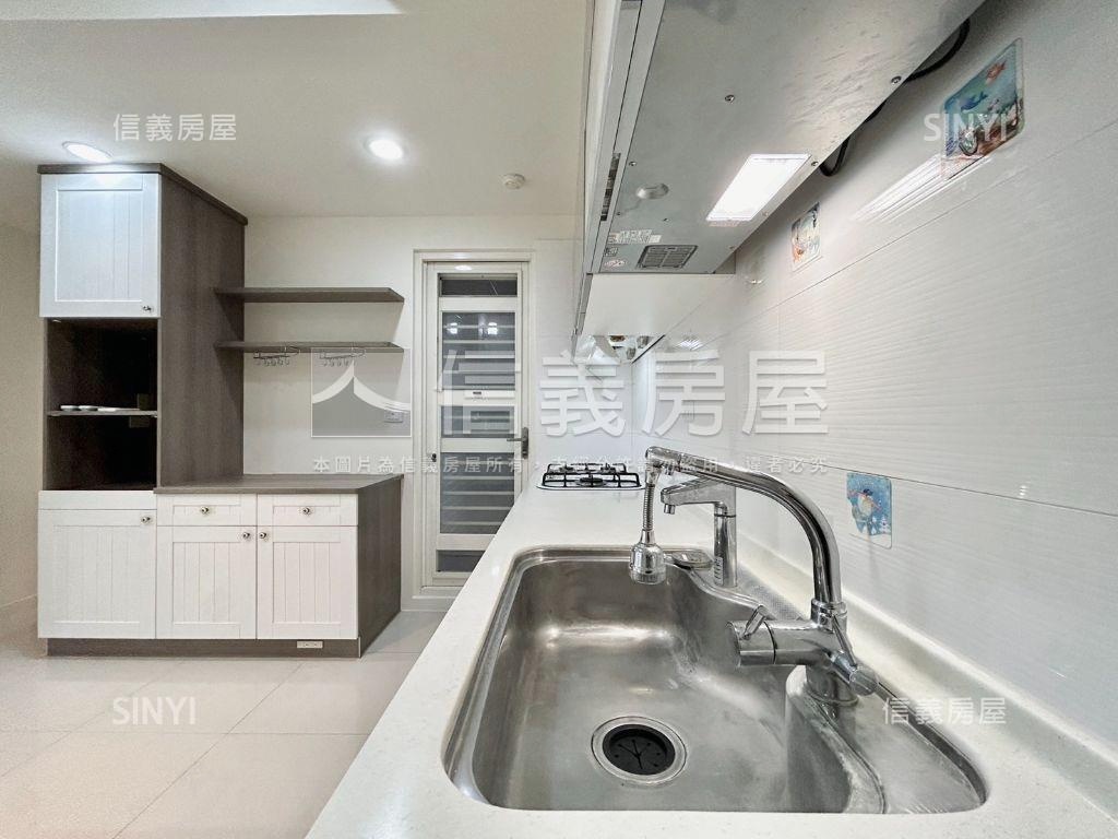 專任輕奢蘇活優美採光房屋室內格局與周邊環境