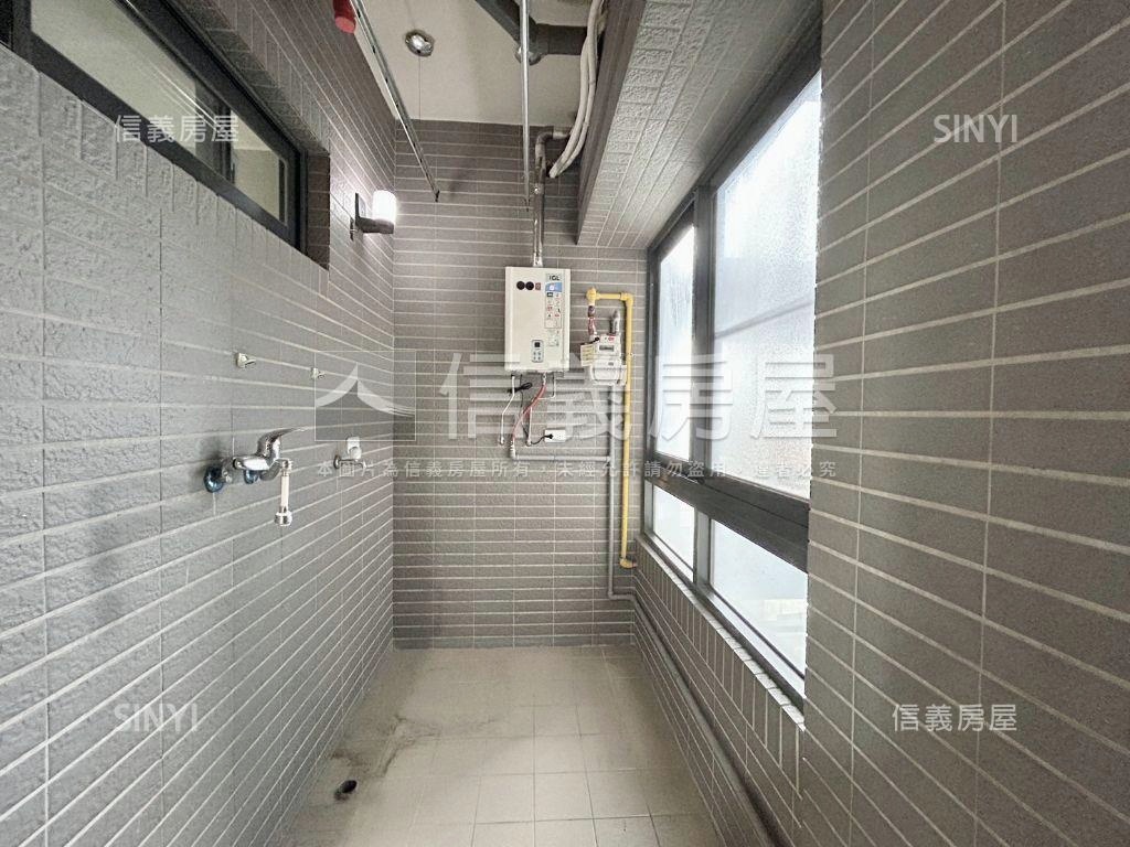 專任輕奢蘇活優美採光房屋室內格局與周邊環境