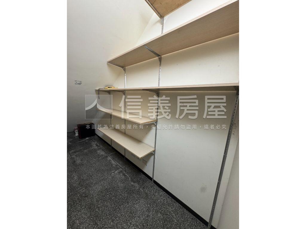 長虹天薈挑高金店珠寶盒房屋室內格局與周邊環境