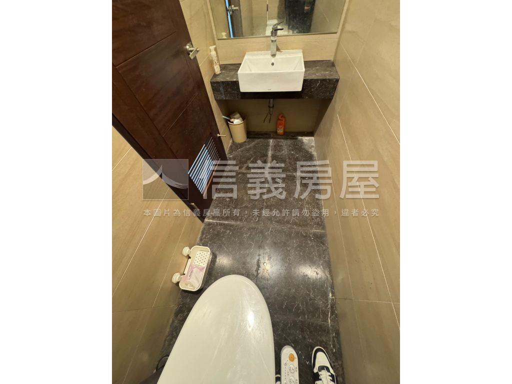 長虹天薈挑高金店珠寶盒房屋室內格局與周邊環境