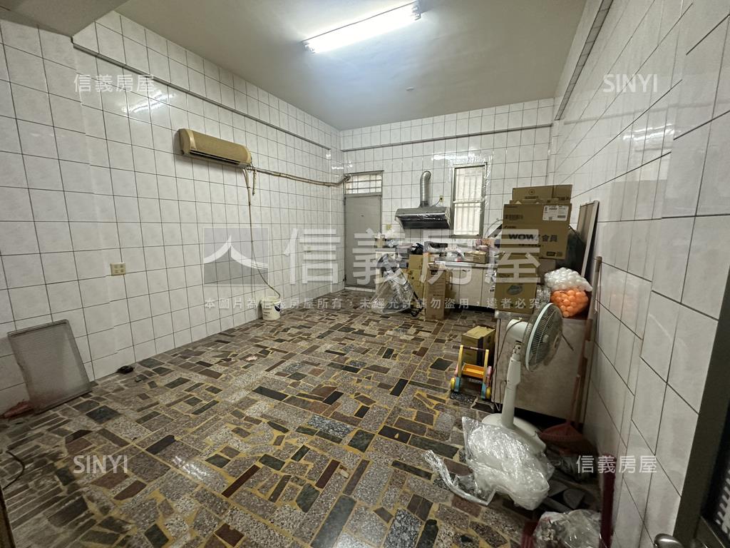 近信義國中小臨路透天房屋室內格局與周邊環境