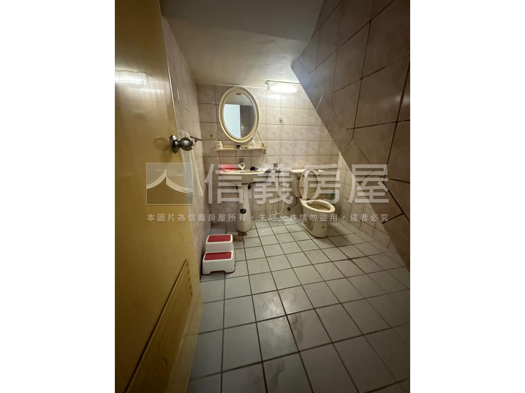 近信義國中小臨路透天房屋室內格局與周邊環境