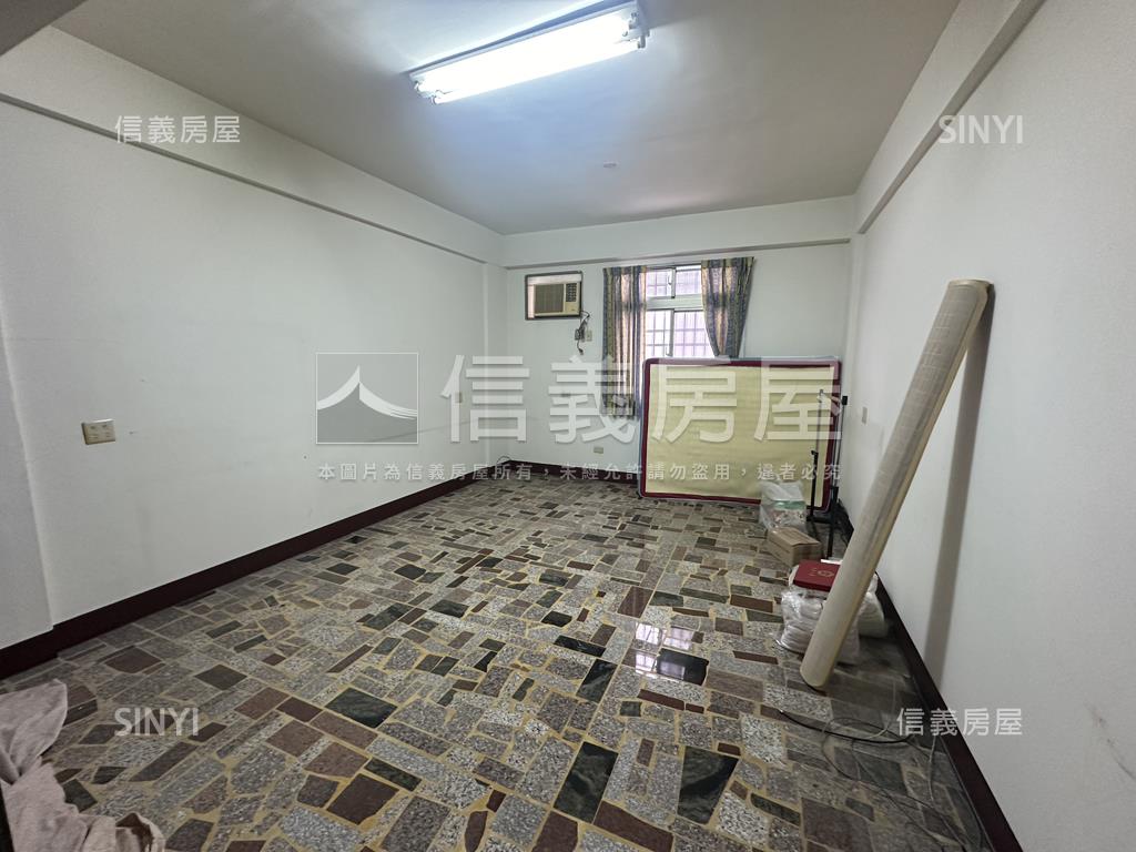 近信義國中小臨路透天房屋室內格局與周邊環境