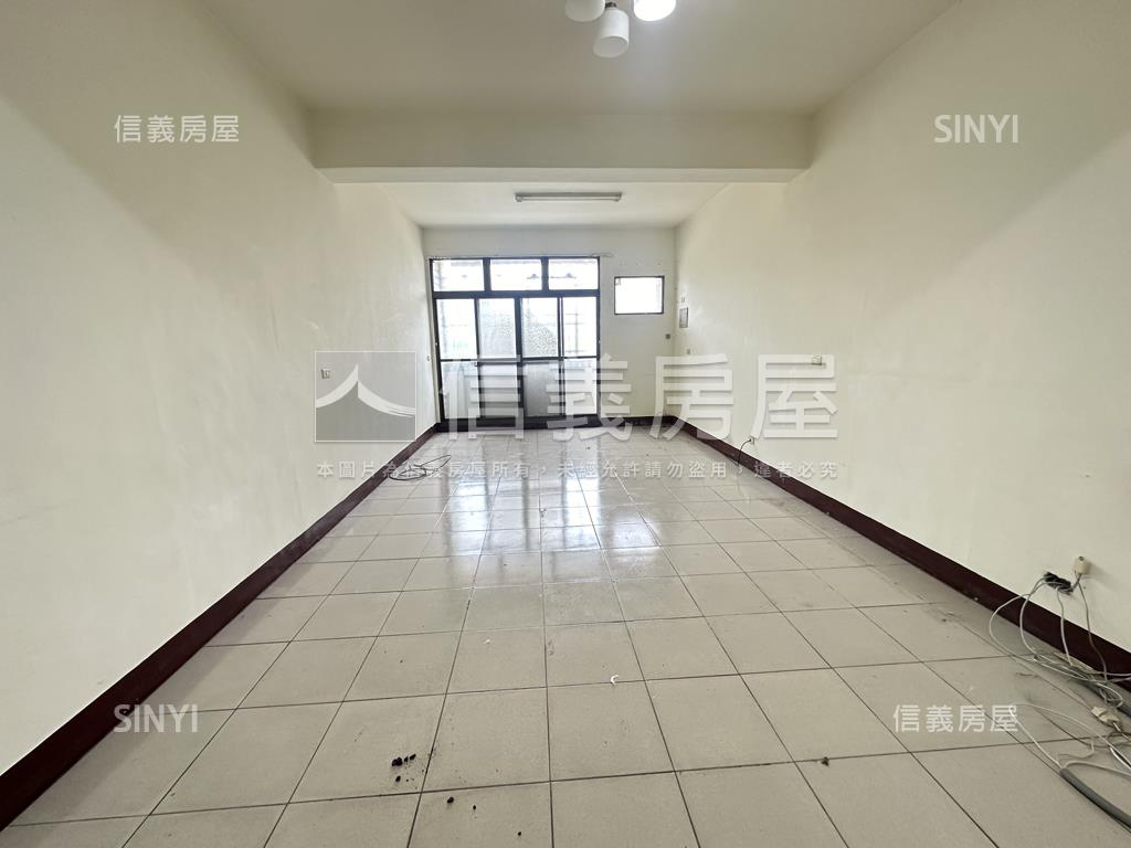 近信義國中小臨路透天房屋室內格局與周邊環境