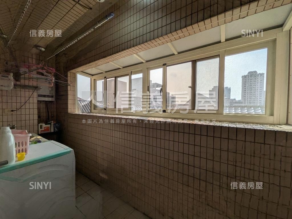 豐富公園視野裝潢三房平車房屋室內格局與周邊環境