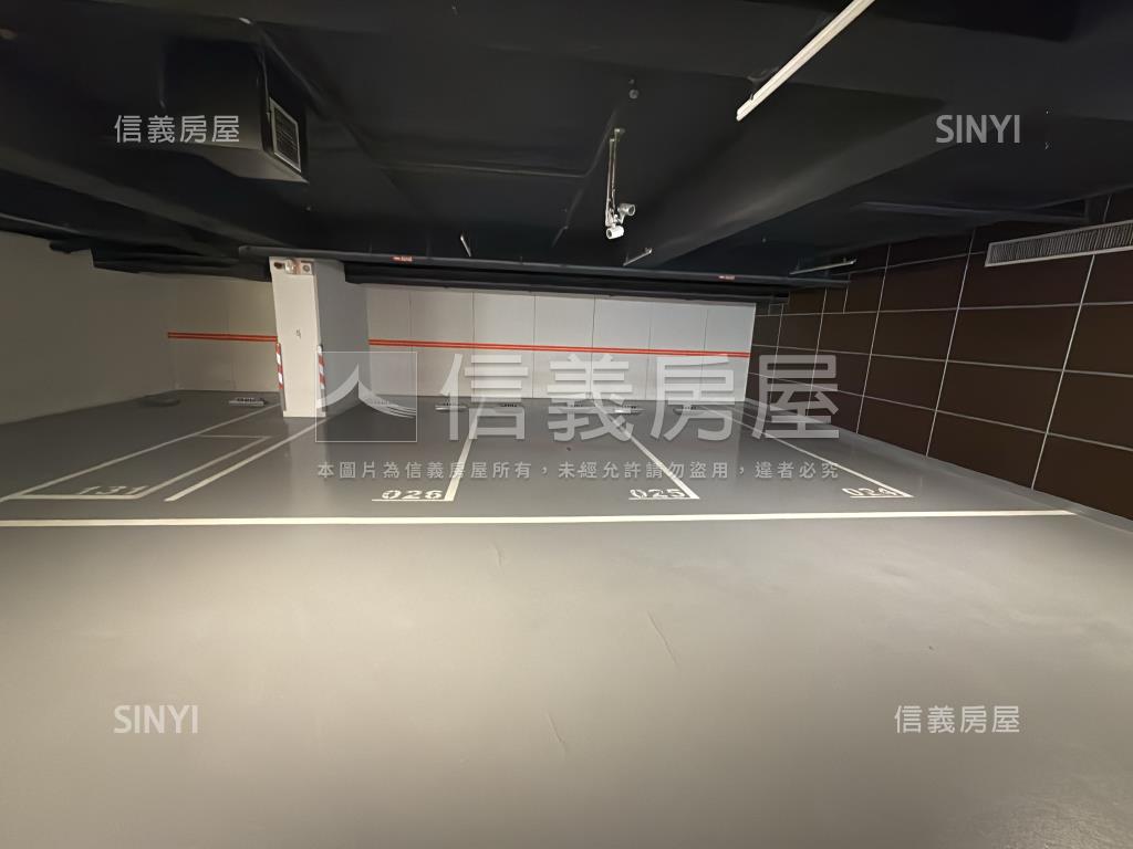 仁愛翠亨豪邸車位２房屋室內格局與周邊環境