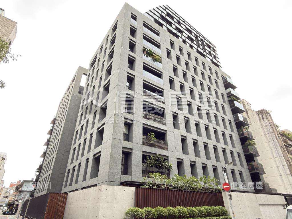 仁愛翠亨豪邸車位２房屋室內格局與周邊環境