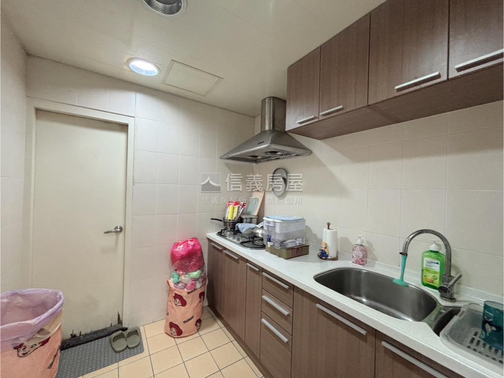 清水街市場稀有公寓美宅房屋室內格局與周邊環境