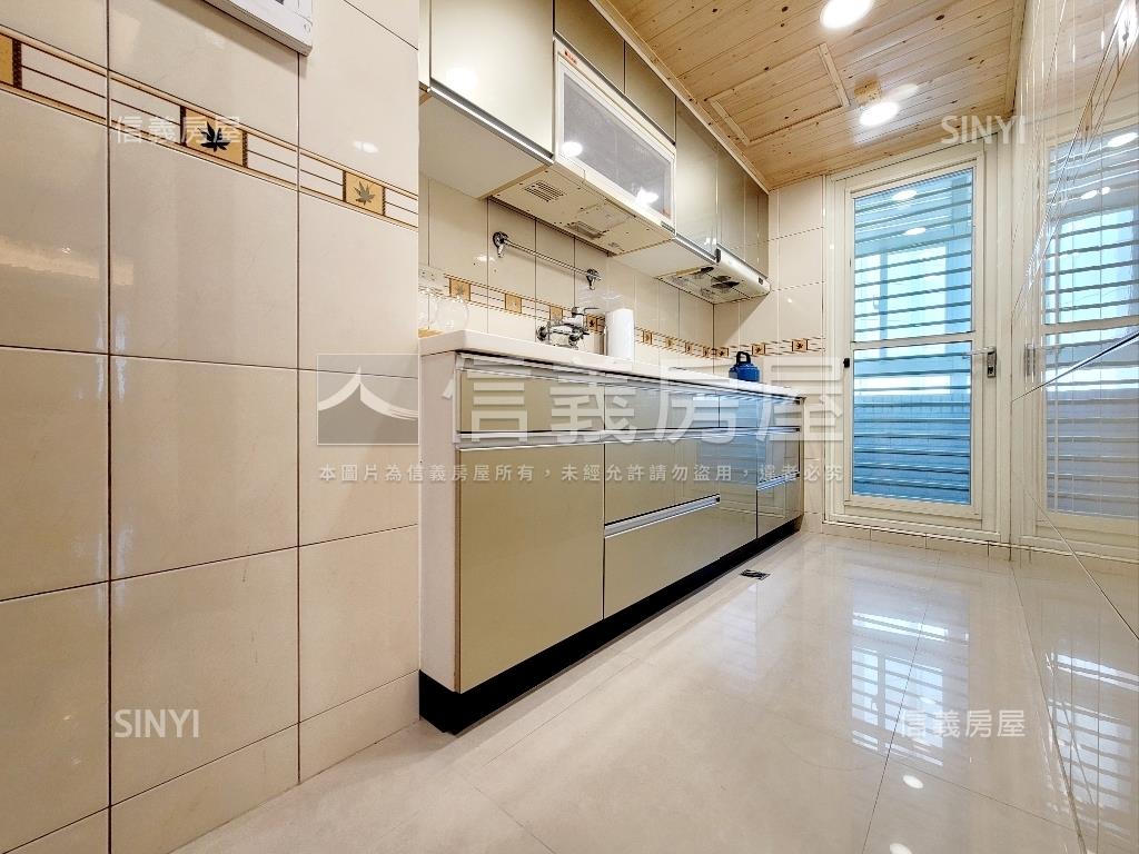 捷運～仁愛特區３房車位房屋室內格局與周邊環境