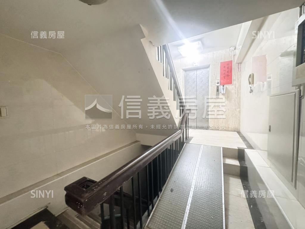民生西華電梯四房雙併華廈房屋室內格局與周邊環境