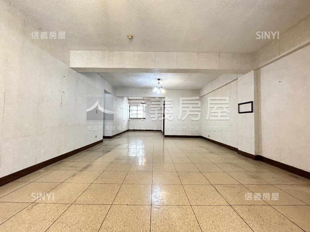 民生西華電梯四房雙併華廈房屋室內格局與周邊環境