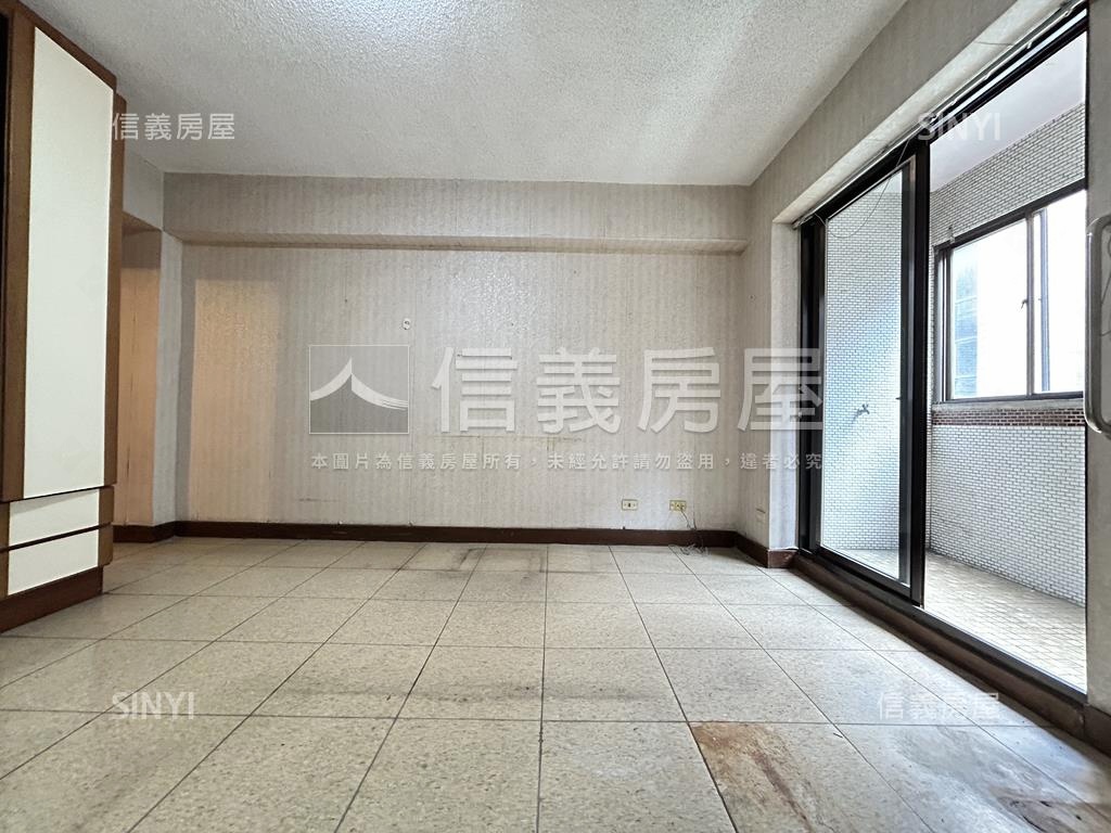 民生西華電梯四房雙併華廈房屋室內格局與周邊環境