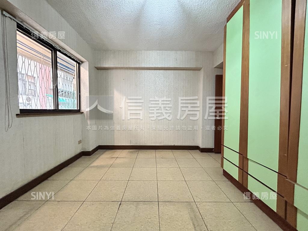 民生西華電梯四房雙併華廈房屋室內格局與周邊環境