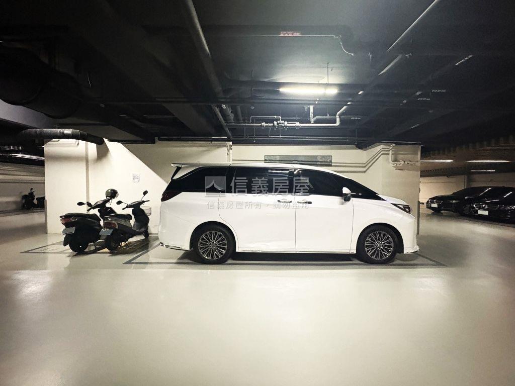 達麗河美首排Ｂ１平車房屋室內格局與周邊環境