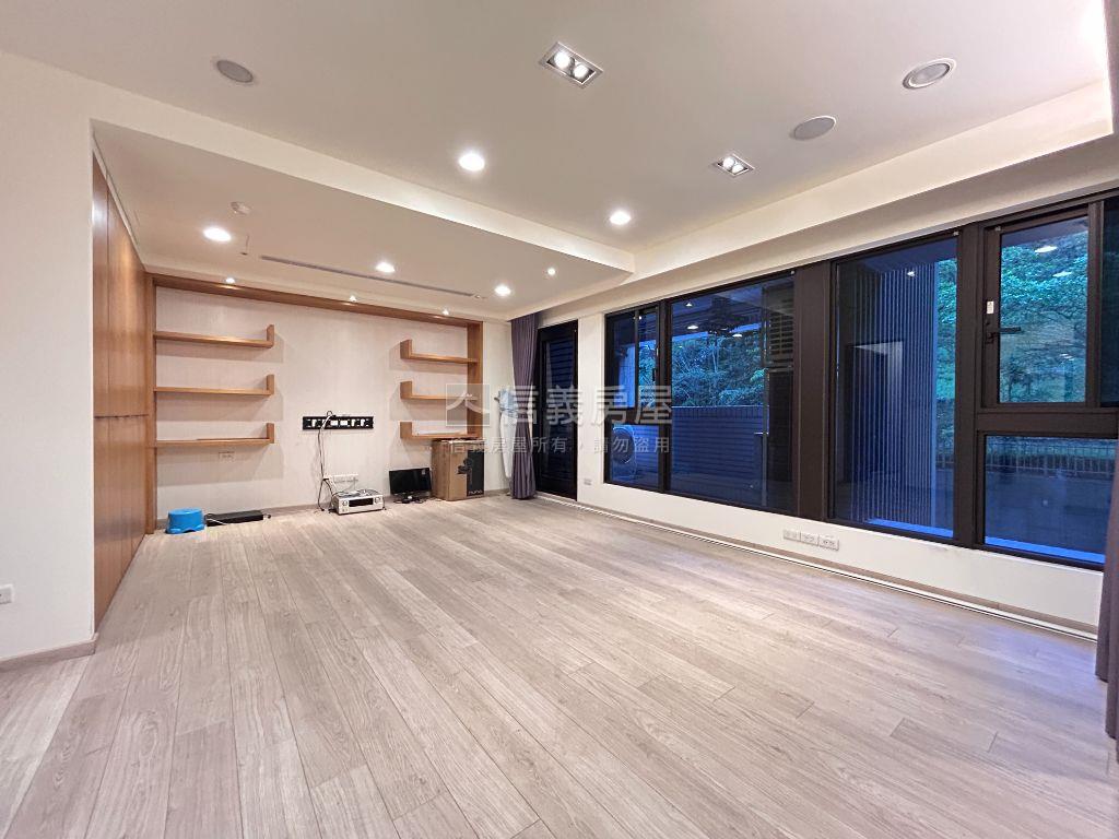 可看屋國賓山莊誠意出售房屋室內格局與周邊環境