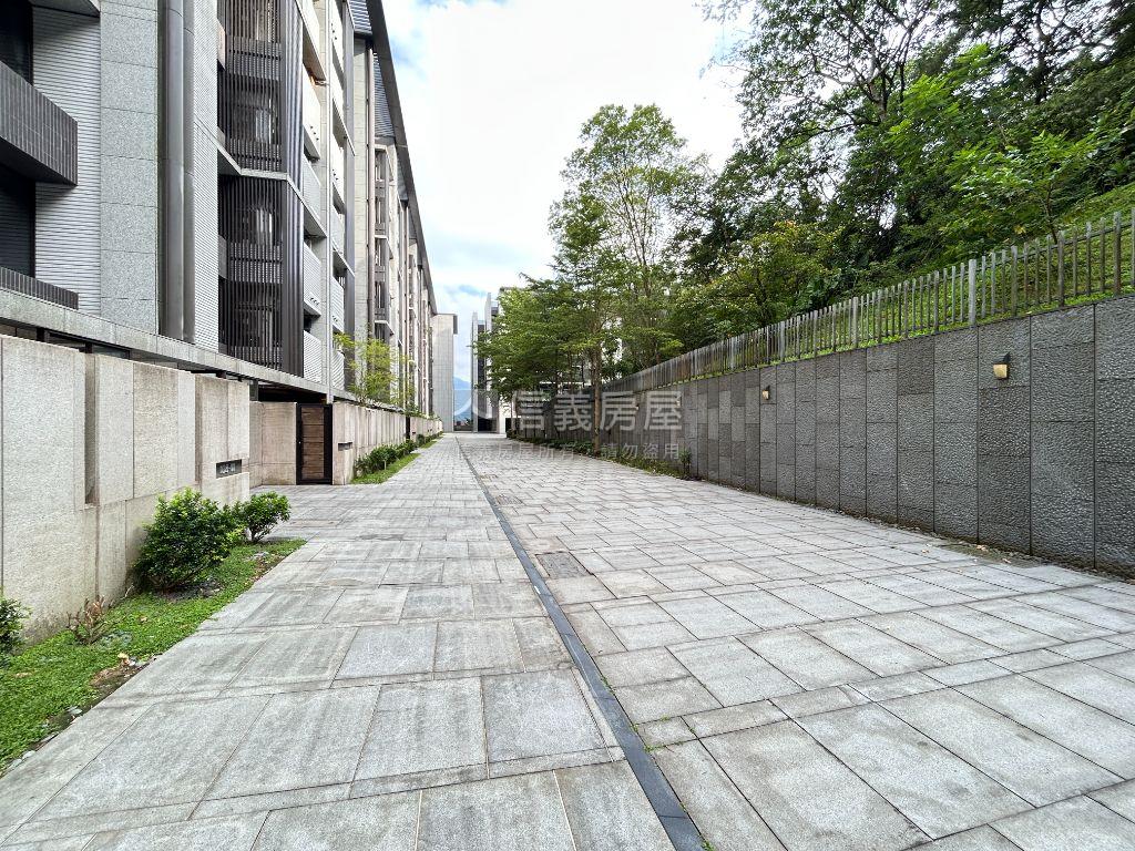 可看屋國賓山莊誠意出售房屋室內格局與周邊環境