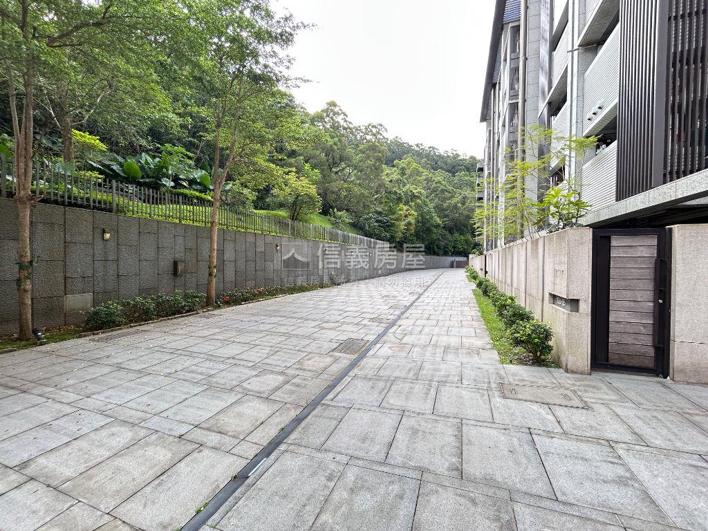 可看屋國賓山莊誠意出售房屋室內格局與周邊環境