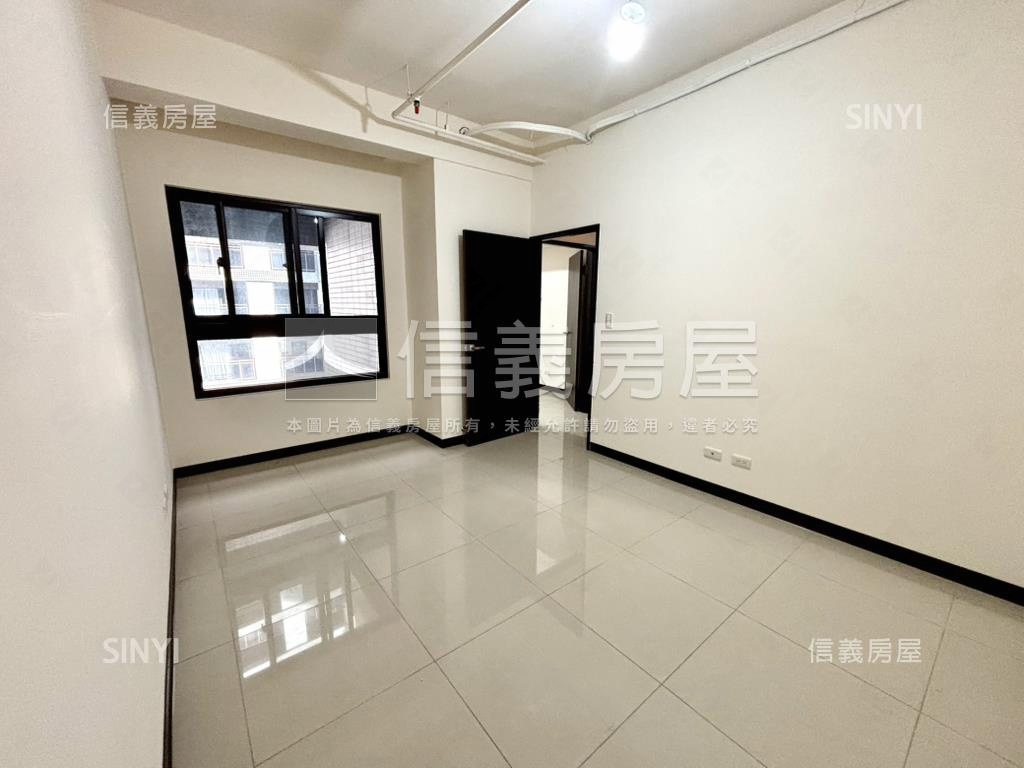 皇普莊園兩房平車先看這間房屋室內格局與周邊環境