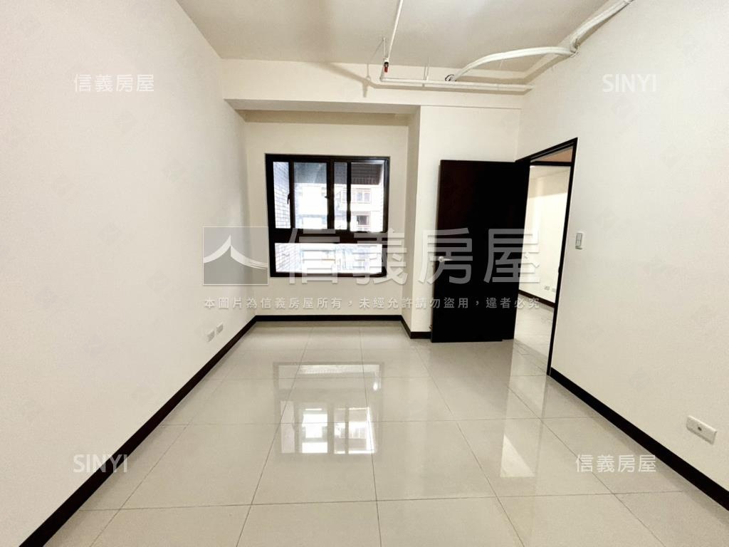 皇普莊園兩房平車先看這間房屋室內格局與周邊環境