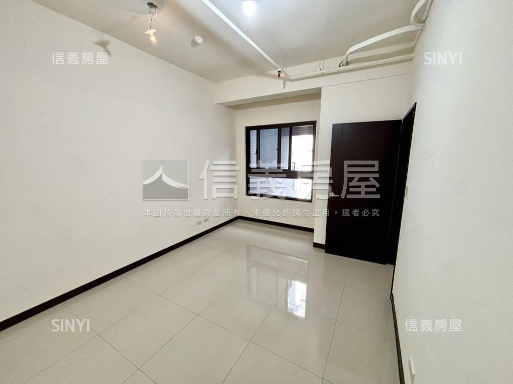 皇普莊園兩房平車先看這間房屋室內格局與周邊環境