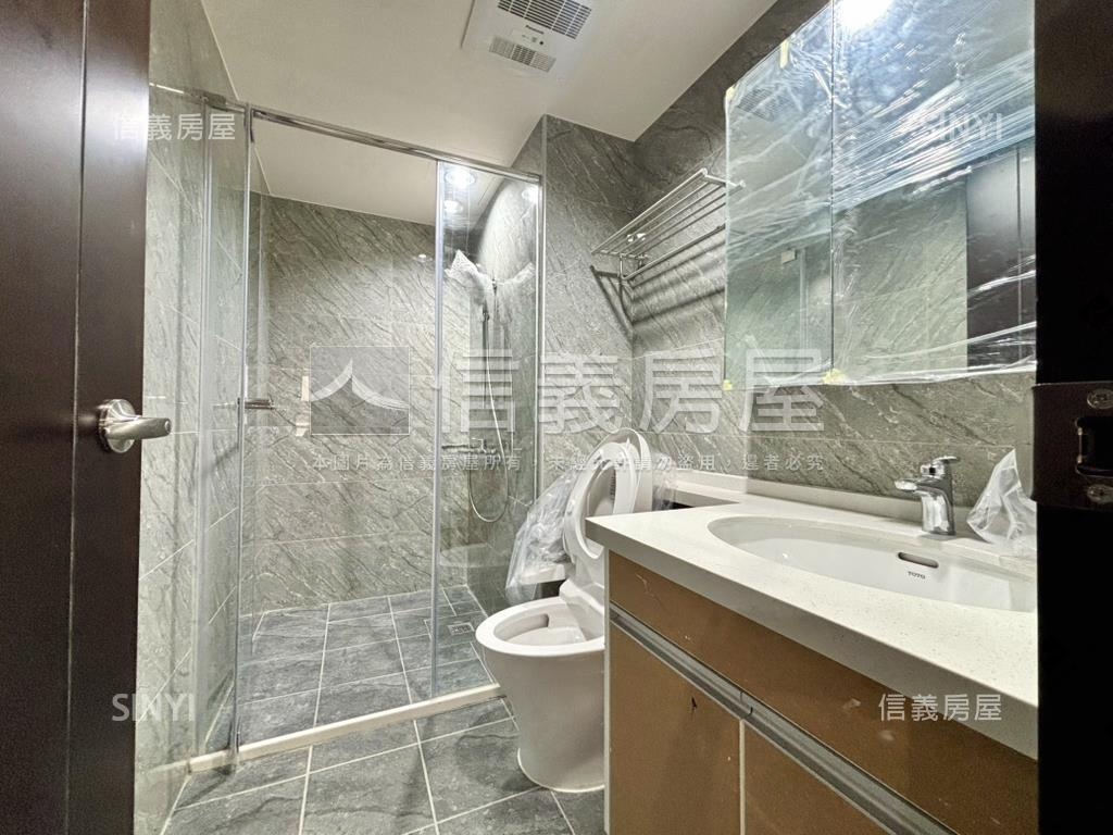 皇普莊園兩房平車先看這間房屋室內格局與周邊環境