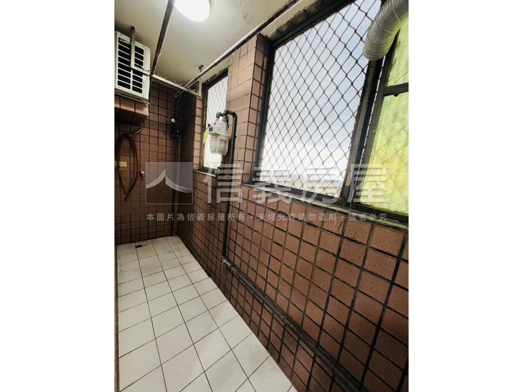 新美國★三面採光四房車位房屋室內格局與周邊環境