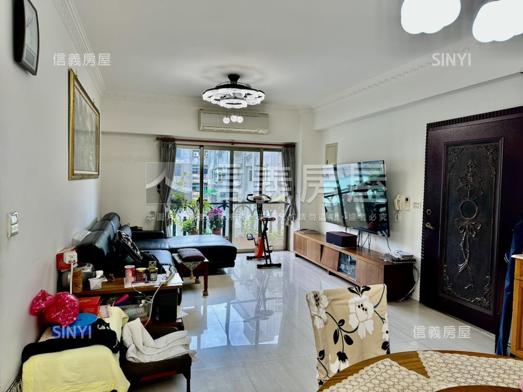 近捷運景觀華廈房屋室內格局與周邊環境