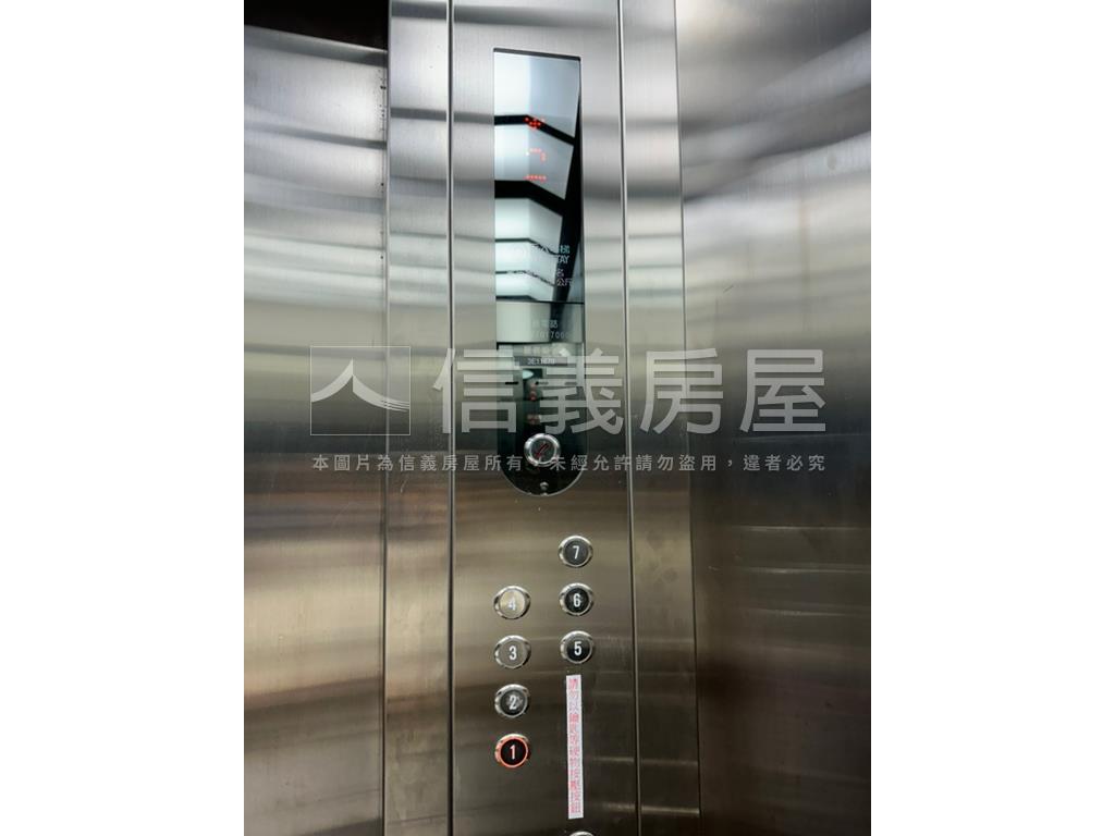 近捷運景觀華廈房屋室內格局與周邊環境