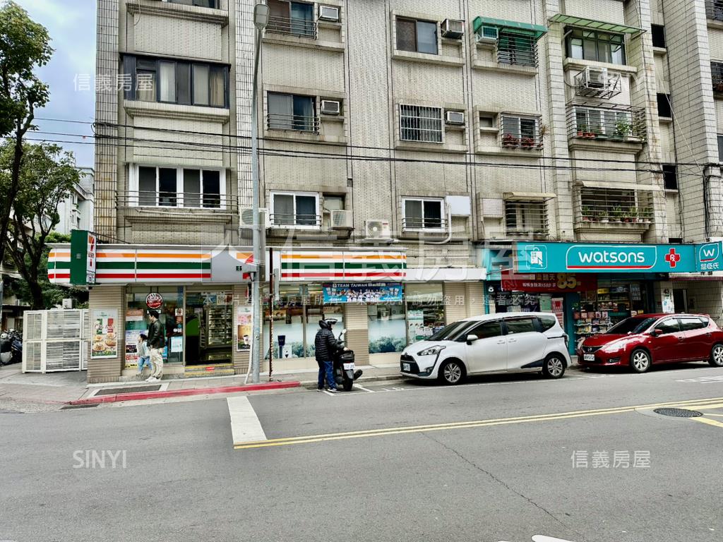 近捷運景觀華廈房屋室內格局與周邊環境