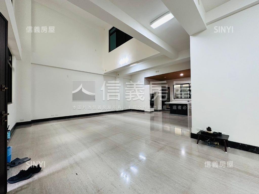 御園坐北朝南大別墅房屋室內格局與周邊環境