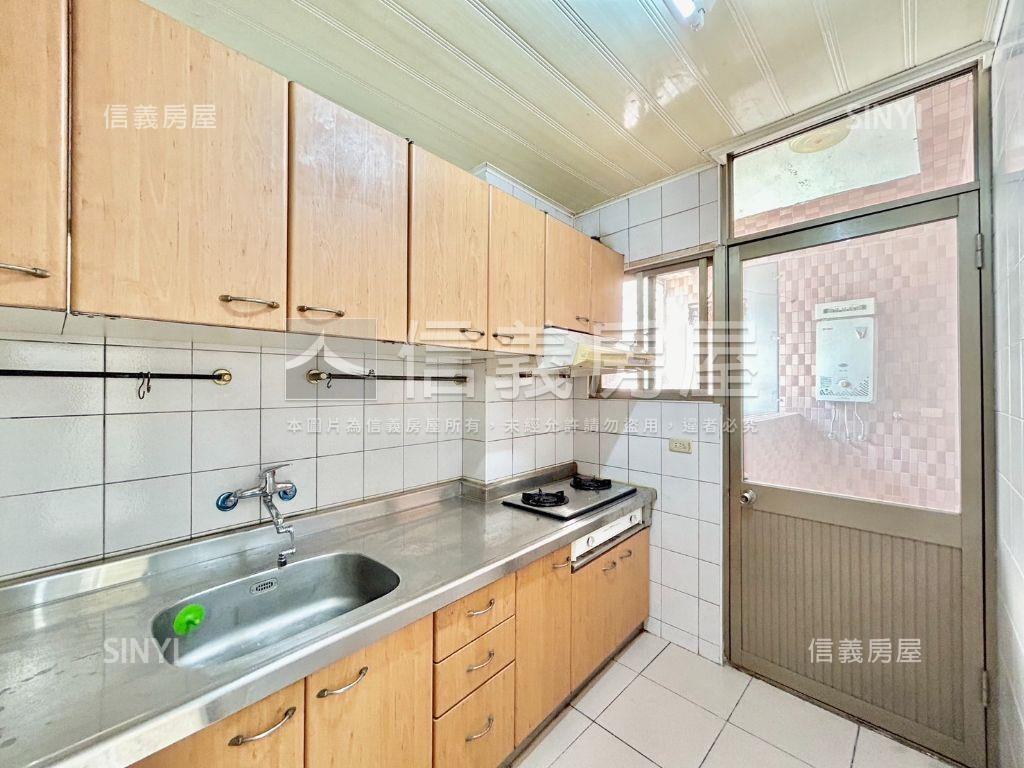 近城隍廟視野美三房房屋室內格局與周邊環境