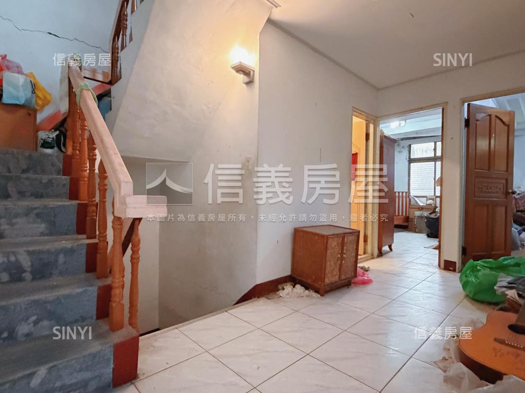 明峰稀有邊間好美小透天房屋室內格局與周邊環境