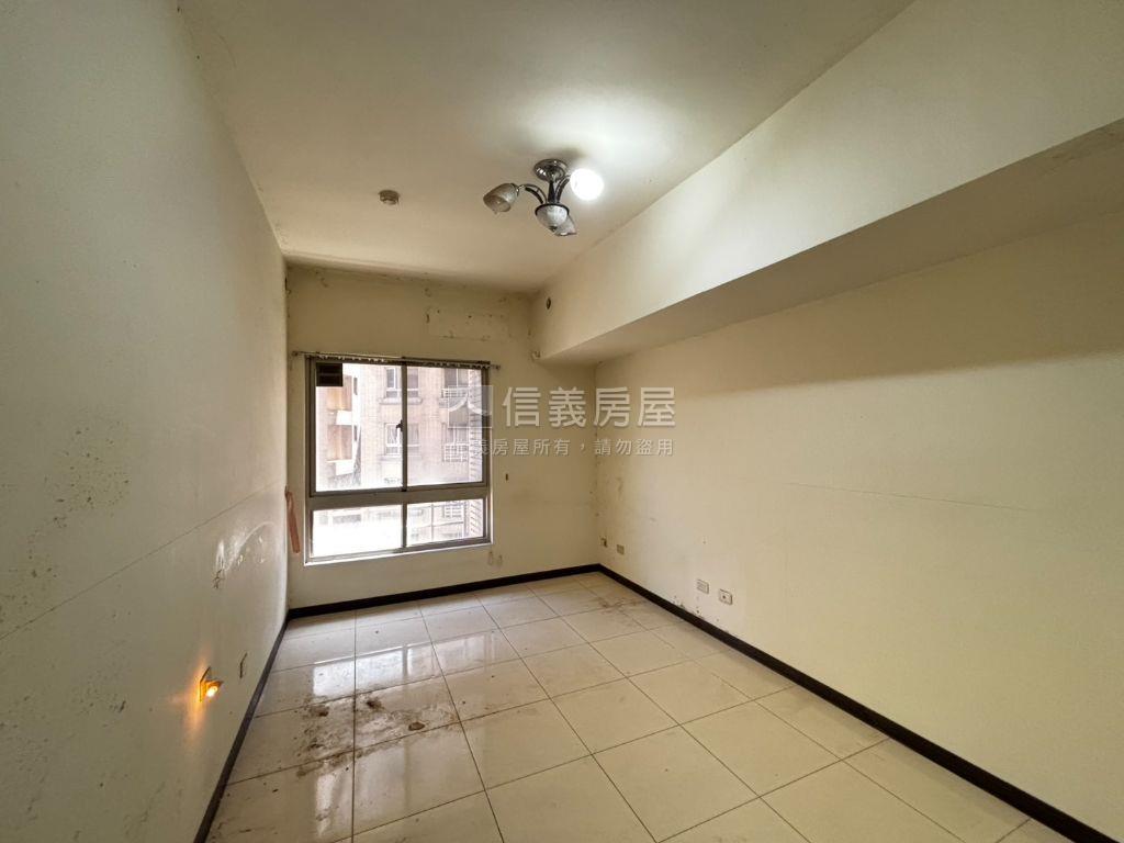 面中庭稀有大陽台三房好屋房屋室內格局與周邊環境
