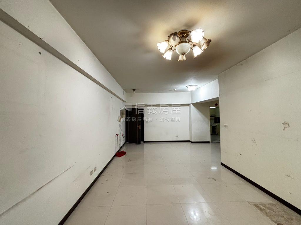 面中庭稀有大陽台三房好屋房屋室內格局與周邊環境