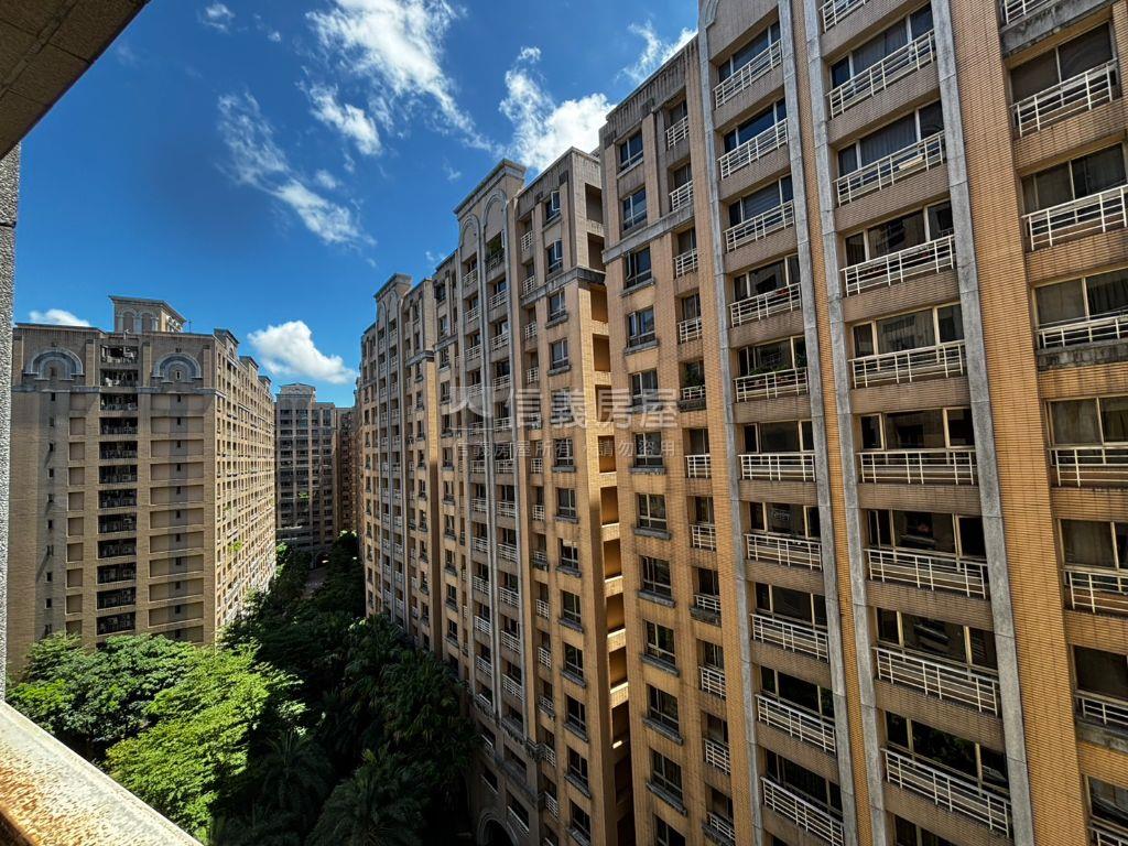 面中庭稀有大陽台三房好屋房屋室內格局與周邊環境
