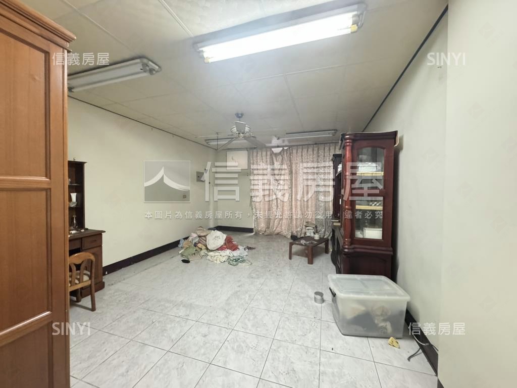 近信義國中小臨路店住房屋室內格局與周邊環境