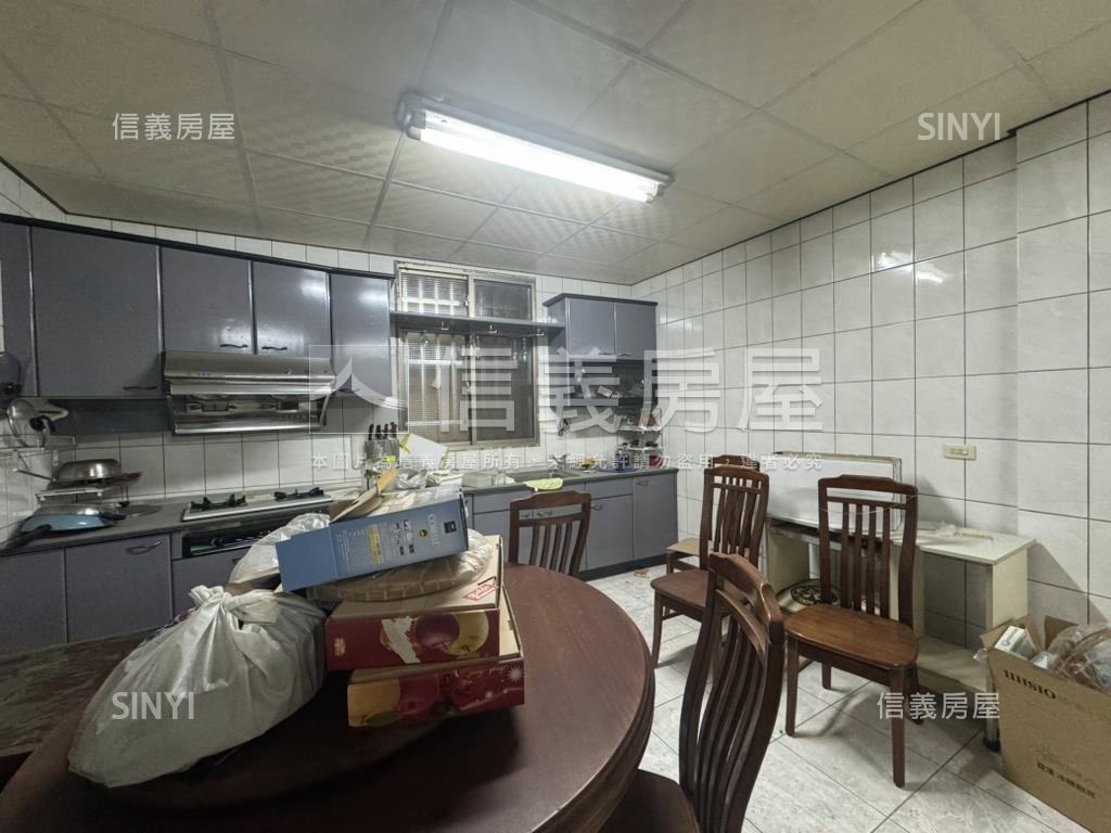 近信義國中小臨路店住房屋室內格局與周邊環境
